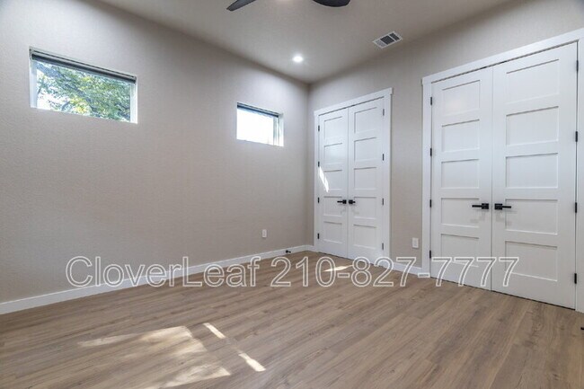 Building Photo - 414 Montana St