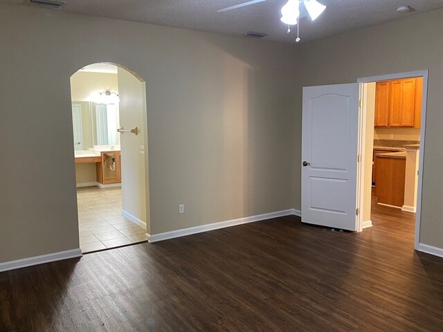Building Photo - 2110 Thorn Hollow Ct