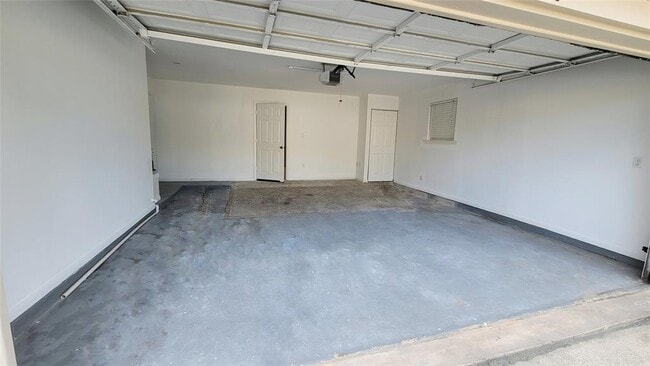 Building Photo - 5227 Clarkston Ln