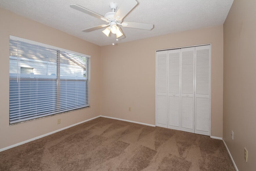 Building Photo - 12906 Longcrest Dr