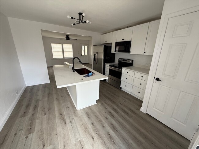 Building Photo - 4114 Victoria Ave