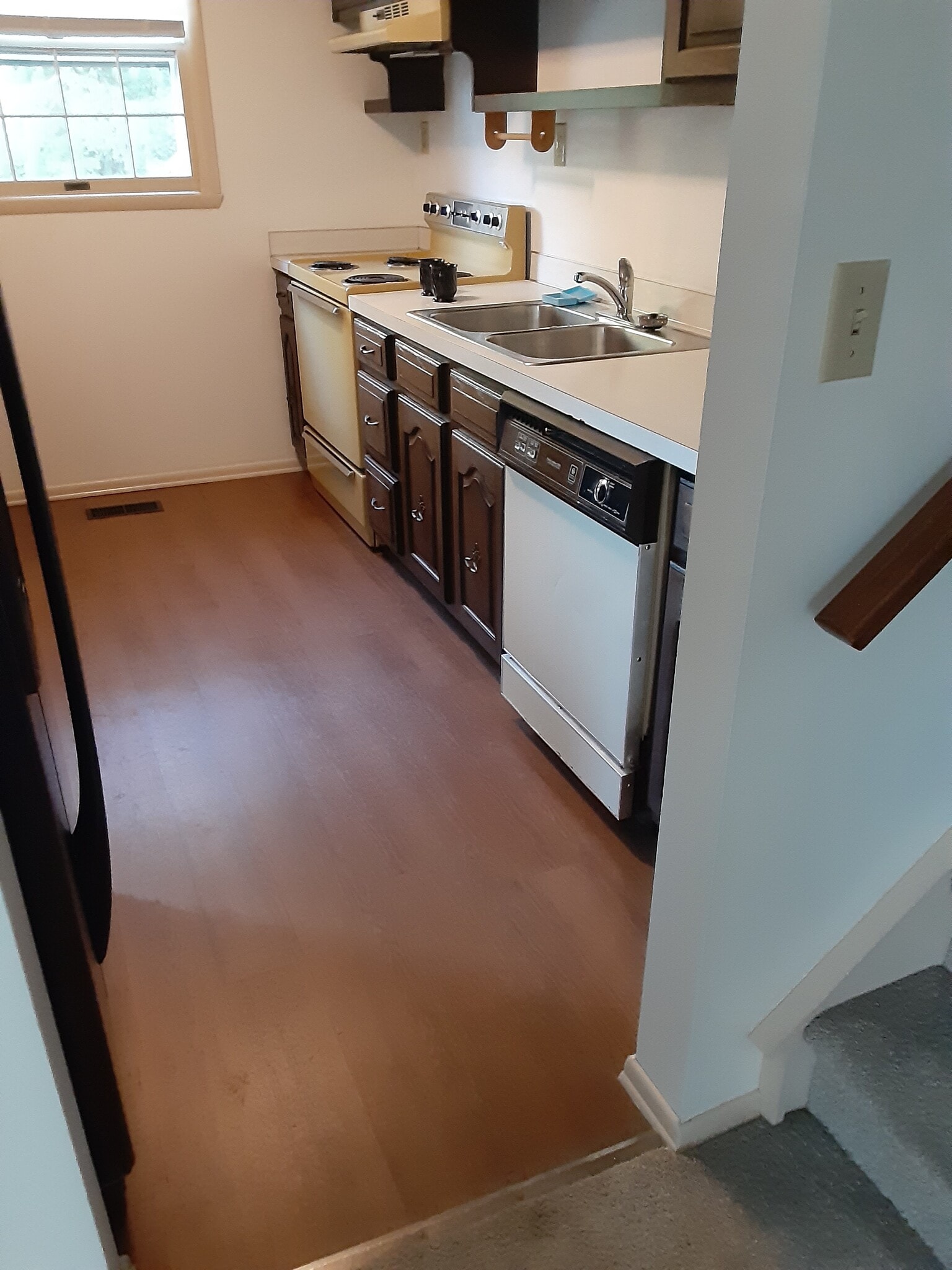Kitchen with new floor - 8258 Larkspur Dr