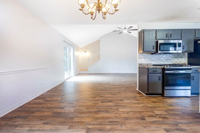 Building Photo - 873 Brande Ct