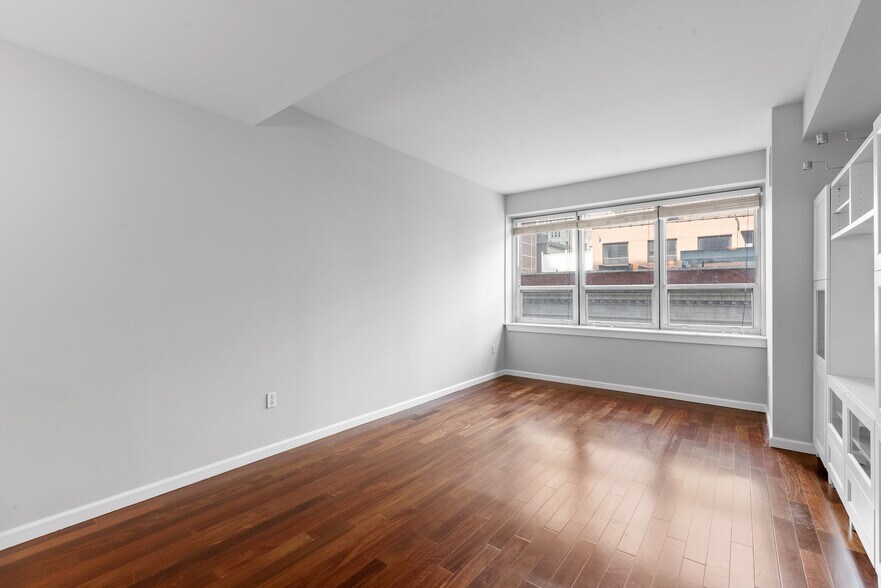 Building Photo - 1425 Locust St