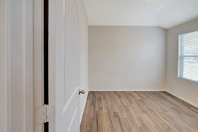 Building Photo - 14023 Grover Crk Dr