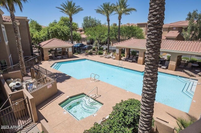 Building Photo - 8245 E Bell Rd