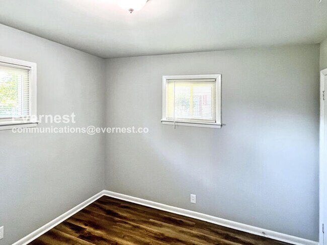 Building Photo - 903 Ramsey Dr