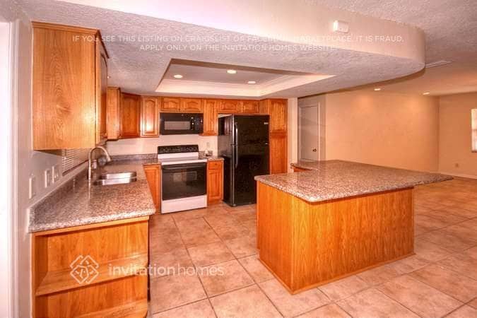 Building Photo - 520 Mahogany Dr