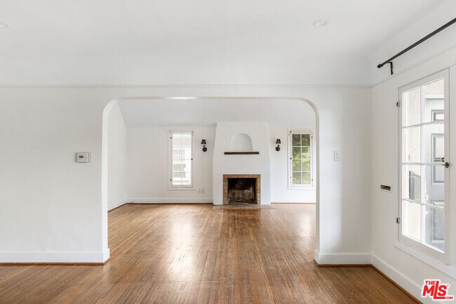 Building Photo - 2127 Benecia Ave