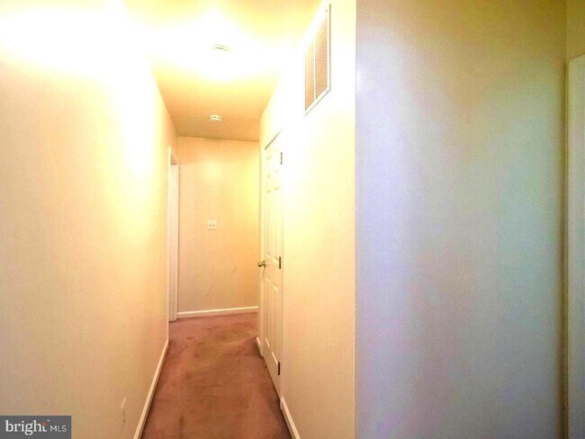 Building Photo - 7701 Croom Rd