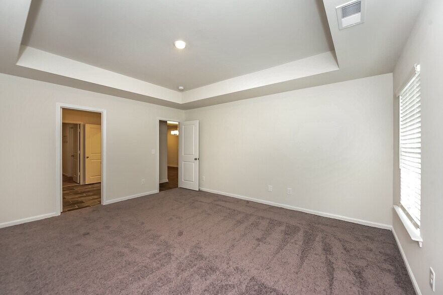 Building Photo - 153 King Buck Dr