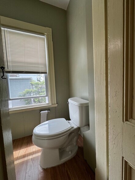Building Photo - 374 Highland Ave