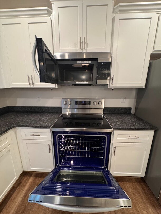 Building Photo - Inquire today on how to get FREE rent!