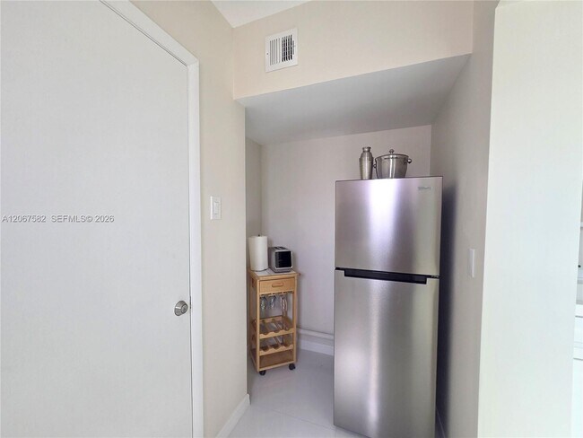 Building Photo - 4319 Tyler St
