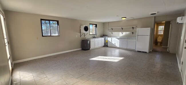 Building Photo - 20661 Monrovia Rd