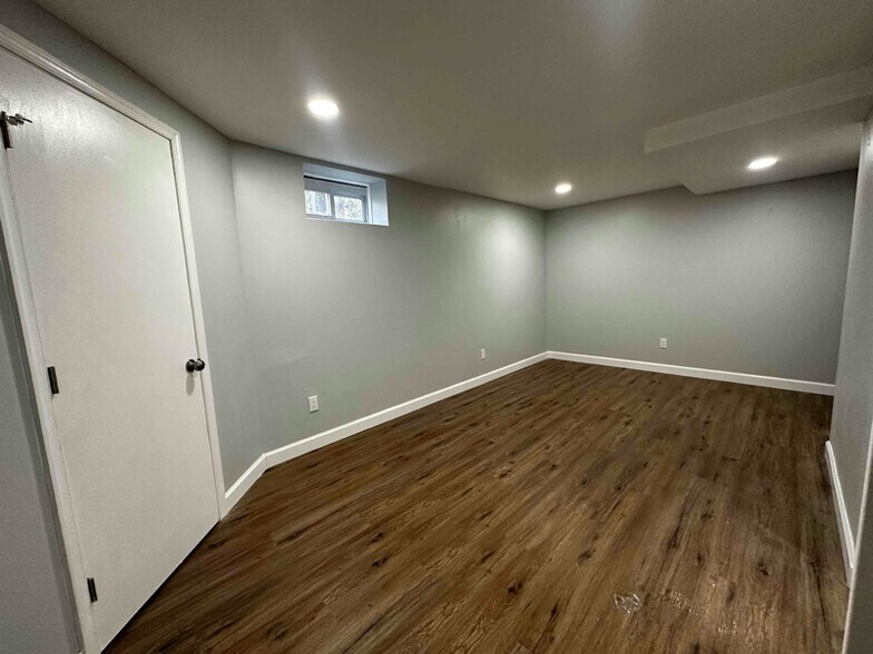 Building Photo - 1531 Harford Square Dr