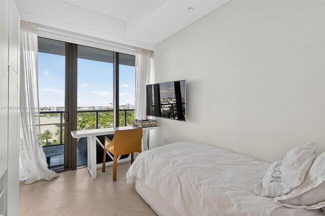 Building Photo - 9705 Collins Ave