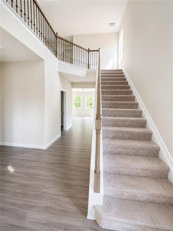 Building Photo - 79 Pineview Dr