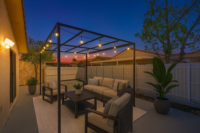 Building Photo - 2614 W 65th St