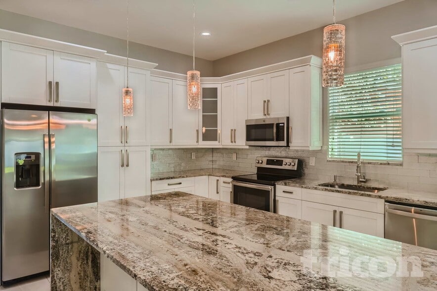 Building Photo - 105 E Broad St