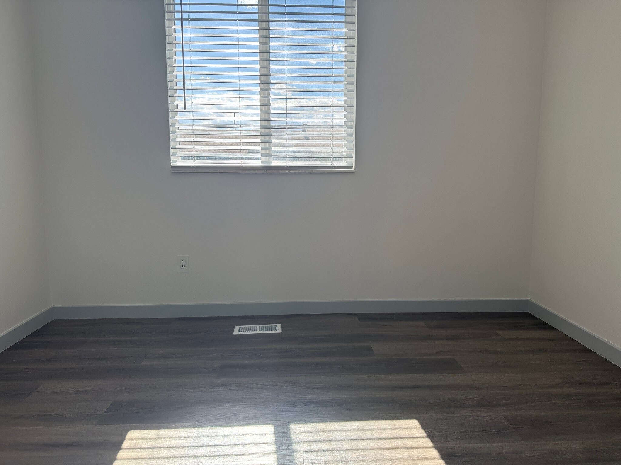 Building Photo - 1381 S 1420 E