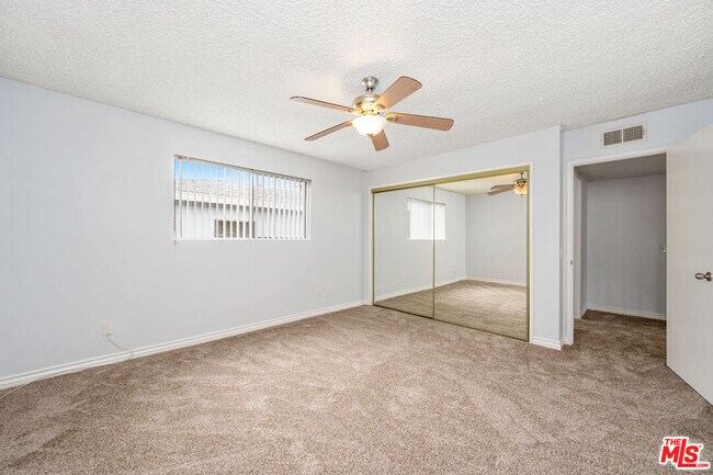 Building Photo - 1425 Centinela Ave