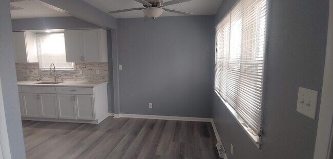 Building Photo - 3931 W Kaul Ave