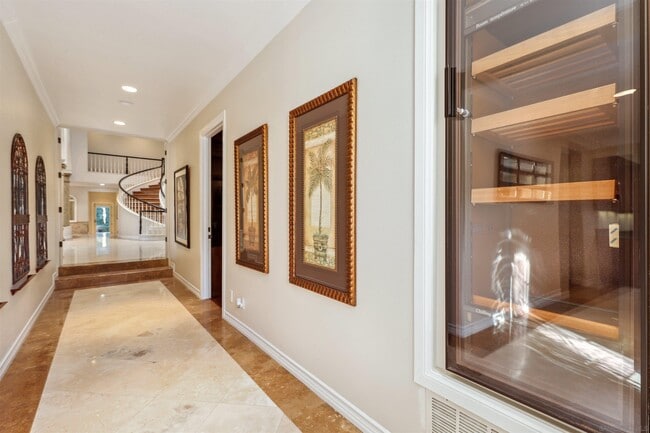 Building Photo - 459 Flores De Oro