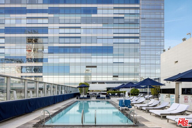 Building Photo - 900 W Olympic Blvd