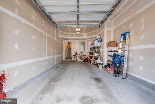 Building Photo - 42237 Piebald Square