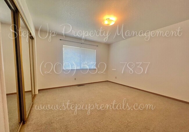 Building Photo - 96 S Norlin St