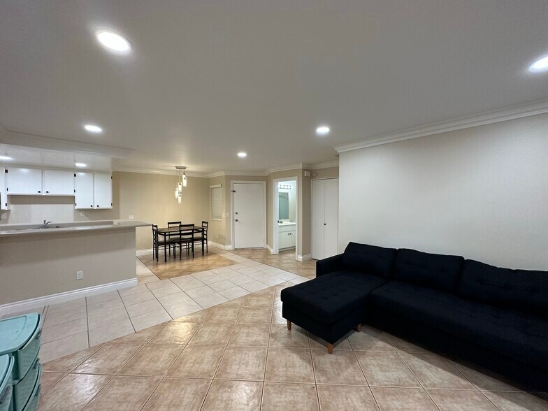 Building Photo - 227 Woodland Pky