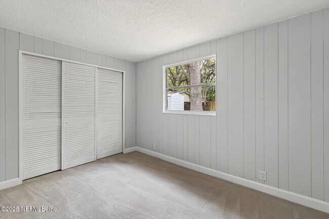 Building Photo - 1104 Harmony Dr N