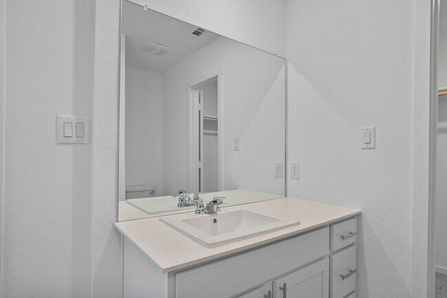 Building Photo - 7316 Green Sapphire