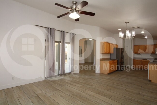 Building Photo - 1673 E Wildhorse Pl