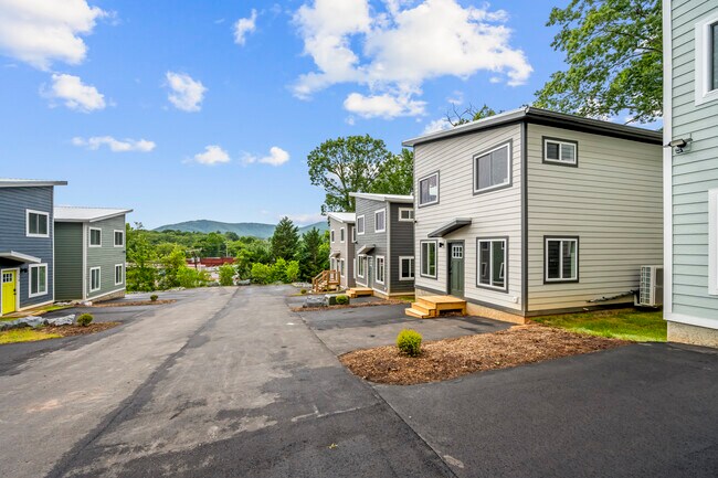 Building Photo - West AVL Cottage 107