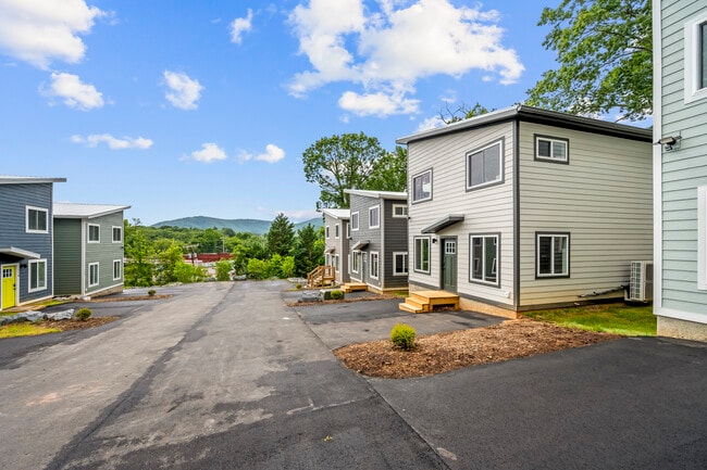 Building Photo - West AVL Cottage 110