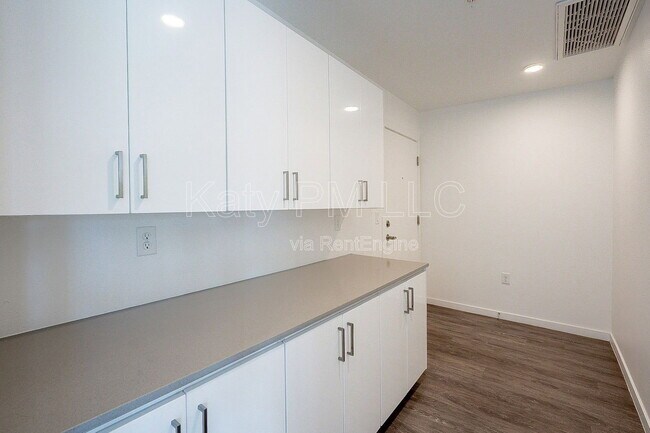 Building Photo - 1130 N 2nd St