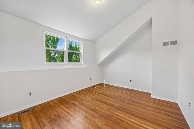 Building Photo - 517 S Randolph Ct