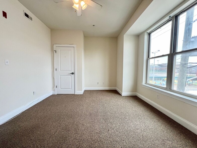 Building Photo - 1818 N 16th St