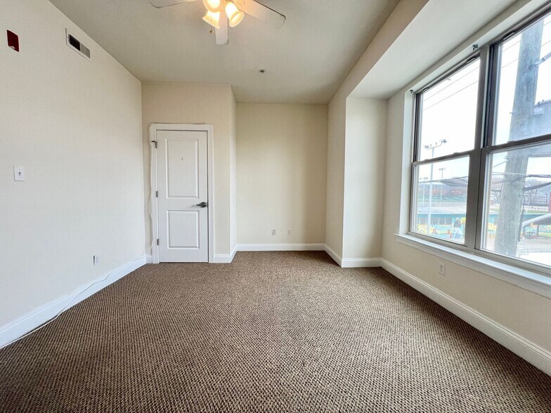 Building Photo - 1822 N 16th St