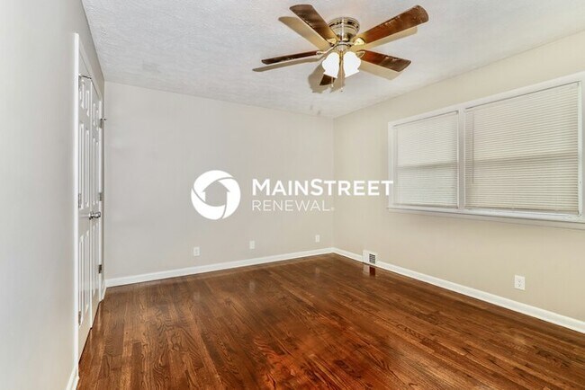 Building Photo - 4 Bedroom Pet-Friendly Home in Louisville,...