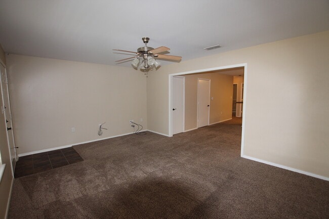 Building Photo - COMING SOON-Spacious 3 Bedroom in Whitehouse!