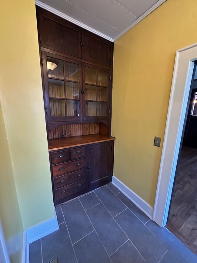 Building Photo - Charming 3BR Brainerd Home with Screened Porch