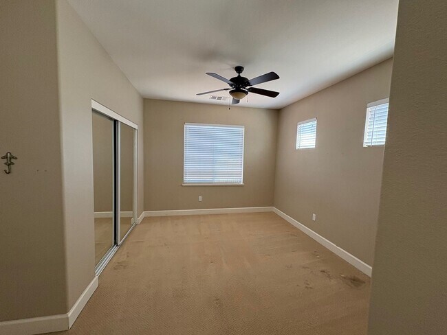 Building Photo - Luxurious home