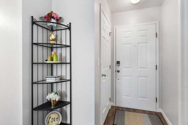 Building Photo - Beautifully Furnished with Modern Furnishi...