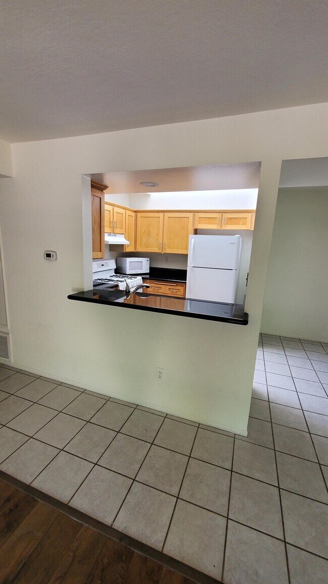 Building Photo - 24111 Del Monte Dr.