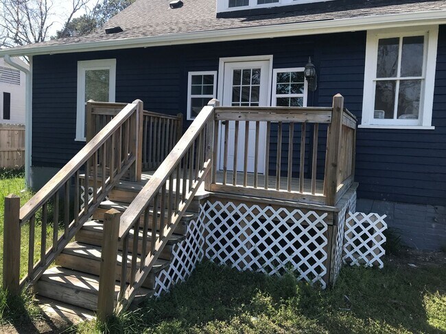 Building Photo - 1001 S 8th St