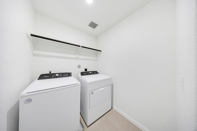 Building Photo - 18560 Meadow Point Ln