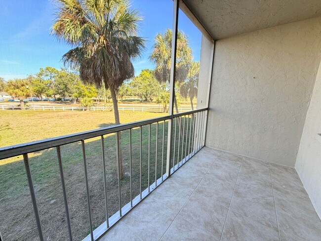 Building Photo - 1/1 CONDO 55 + COMMUNITY - GLEN OAKS, CLOSE TO DOWNTOWN SRQ!